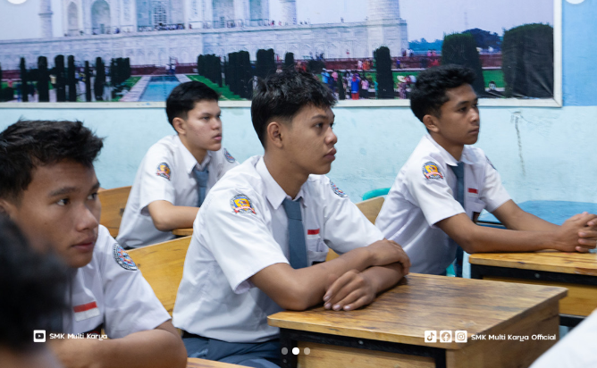 Siswa SMK Multi Karya Ikuti Tes Seleksi Industri Bersama UT School